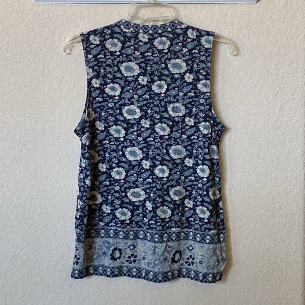 Lucky Brand Blue and White V-neck Blouse Size SP - Picture 6 of 8